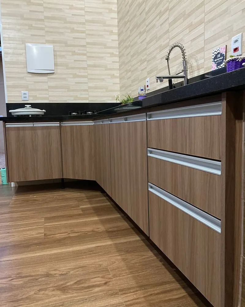 Área gourmet amadeirada, projeto da A Fábrica