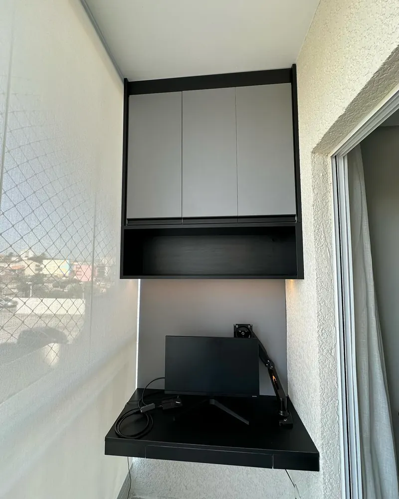 Home office na sacada, projeto da A Fábrica