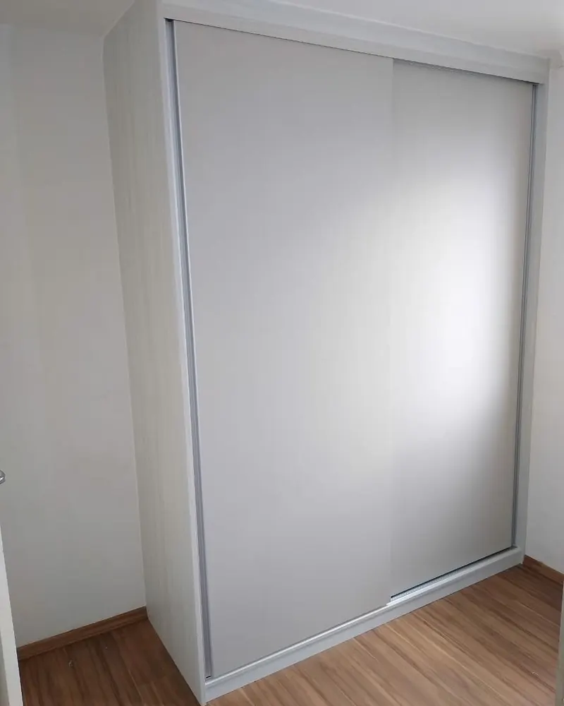 Guarda-roupa de casal, projeto da A Fábrica